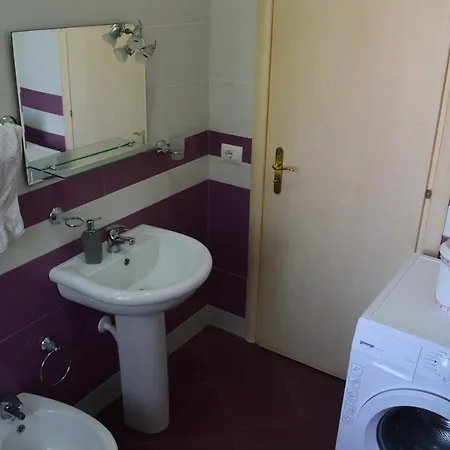 A Cozy Duplex In The Lalzi Bay