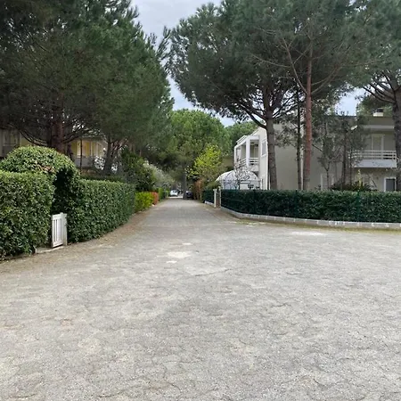 Villa A Cozy Duplex In The Lalzi Bay