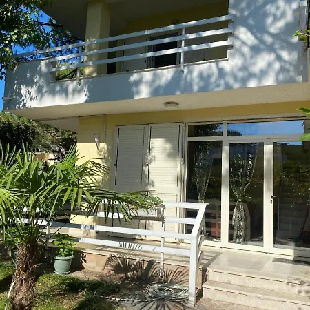 A Cozy Duplex In The Lalzi Bay * 드라치