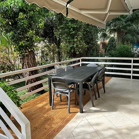 A Cozy Duplex In The Lalzi Bay Villa