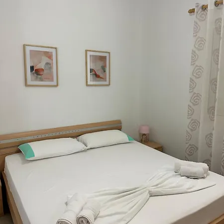 빌라 A Cozy Duplex In The Lalzi Bay