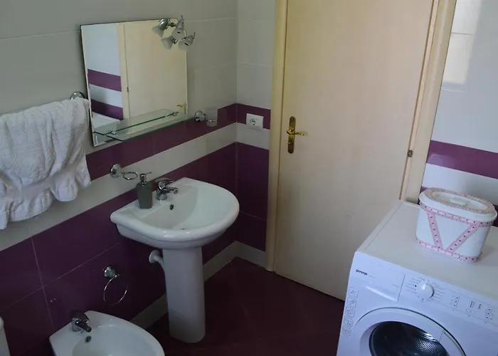 A Cozy Duplex In The Lalzi Bay