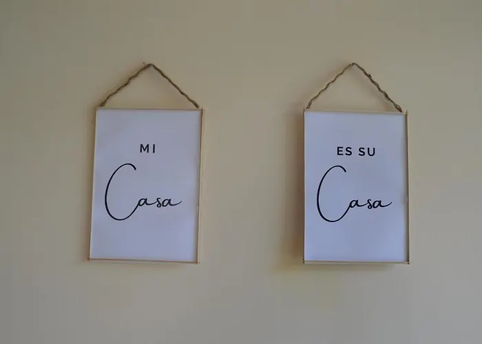 A Cozy Duplex In The Lalzi Bay 别墅