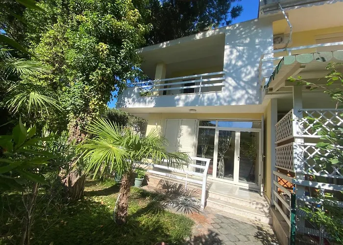 Villa A Cozy Duplex In The Lalzi Bay *