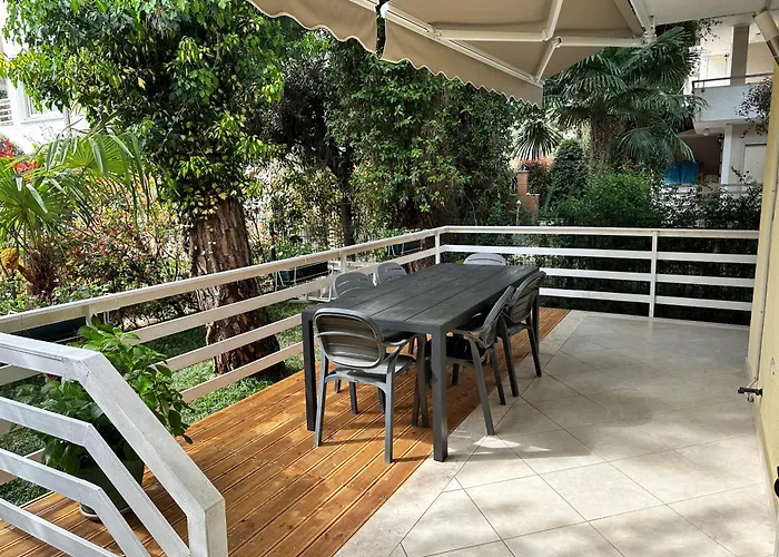 A Cozy Duplex In The Lalzi Bay Villa